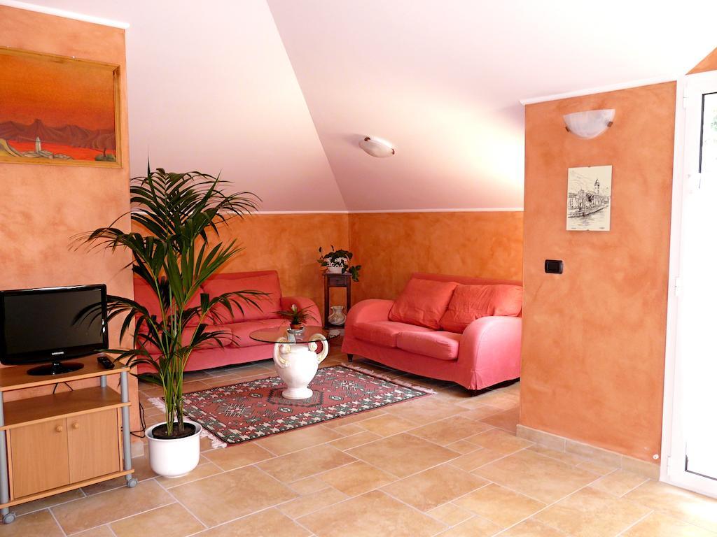 L'Albicocco Apartment Dolceacqua Phòng bức ảnh
